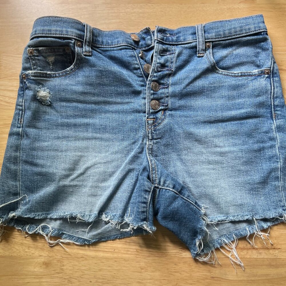 Gap 4" High Rise Short Size 8
